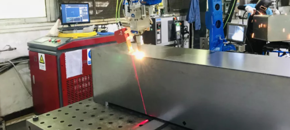 不銹鋼薄板智能焊接新方案，英萊激光視覺焊縫跟蹤系統(tǒng)顯身手！